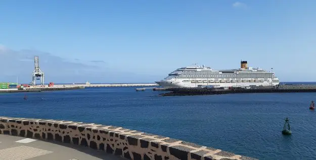 Arrecife Recibe La Escala De 18 Cruceros En Esta Segunda Quincena De Enero Con Mas De 40 000 Pasajeros