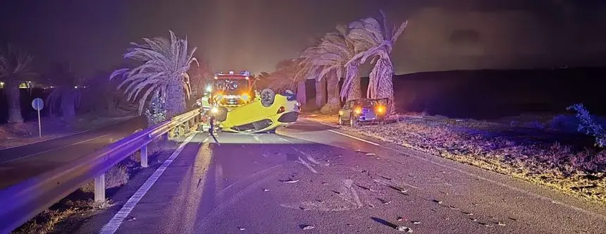 Imagen del grav&iacute;simo accidente que se produjo en la carretera de Costa Teguise