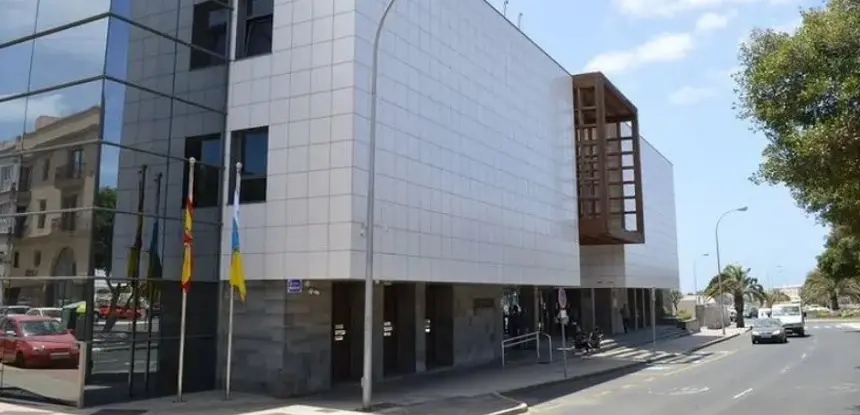 Imagen de archivo de la entrada a los juzgados de Arrecife. 