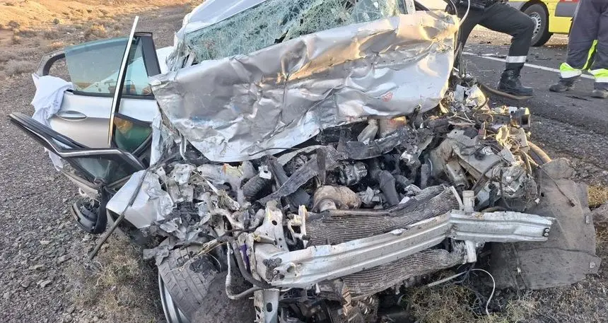 Imagen de c&oacute;mo qued&oacute; el coche totalmente destrozado tras el impacto