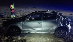 Imagen del coche después de que los bomberos lo situaran sobre las cuatro ruedas