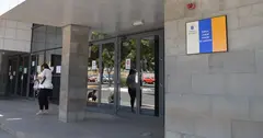 Puerta de entrada a los juzgados de Arrecife.