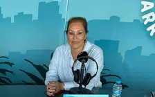Astrid Pérez en el programa Entre Barrios de Crónicas Radio.