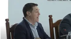 &Oacute;scar P&eacute;rez, el portavoz de VOX, durante un pleno celebrado en el Cabildo de Lanzarote.