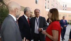 El lanzaroteño Manuel Fajardo con Francina Armengol y otras autoridades