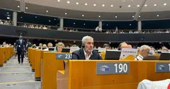 Fernando Clavijo escuchando atento este miércoles las intervenciones