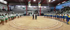 Imagen del inicio de la contienda entre los dos equipos