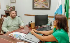 Javier D&iacute;az y Olivia Duque en el despacho de Alcald&iacute;a.