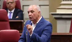 Luis Campos durante su intervención en el Parlamento.