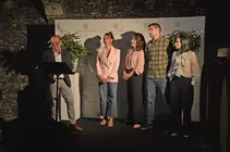 Juan Glaría, gerente de la bodega, y equipo.