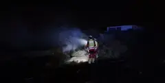 Momento en el que los bomberos extinguieron el fuego.