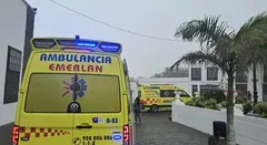 Ambulancia de EMERLAN en la zona.