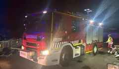 Los bomberos tras su intervención en el accidente.