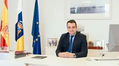 José Valle en su despacho.