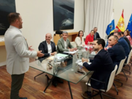 El alcalde de Arrecife Yonathan de León en la reunión del Consejo de Gobierno de Canarias del pasado abril