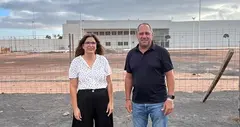 El portavoz municipal, Juan Monzón, con Lorena Martín, concejal del PP.