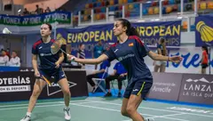 Imagen de las jóvenes y prometedoras jugadoras españolas en pleno partido.