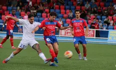 Imagen de uno de los choques del encuentro.