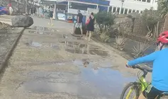 Avenida de Playa Blanca en la zona de playa Flamingo.