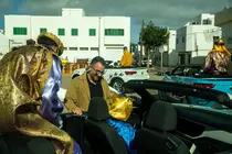 El concejal Echedey Eugenio en el recorrido que est&aacute; haciendo acompa&ntilde;ando a los Pajes Reales.