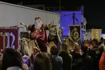Cabalgata de reyes por las calles de San Bartolom&eacute;.