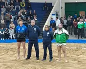 Los &aacute;rbitros del encuentro con los capitanes del Tinajo y del Tao.