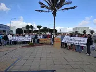 Manifestantes presentes en la concentraci&oacute;n realizada en Puerto Naos.