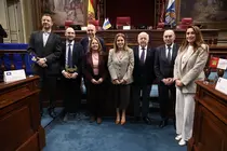Astrid P&eacute;rez junto a representantes de asambleas regionales europeas .
