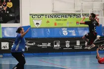 Imagen de uno de los lanzamientos del encuentro.