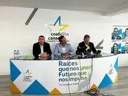 Oswaldo Betancort, Pedro San Gin&eacute;s y Erasmo Garc&iacute;a en la rueda de prensa sobre el Hospital Insular.
