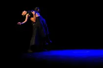 Imagen promocional de la  experiencia esc&eacute;nica Ojos del oc&eacute;ano.