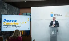 El presidente explic&oacute; lo que entiende como Decreto Canarias.