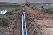 Operarios realizando las labores para la colocaci&oacute;n de la red de abastecimiento.