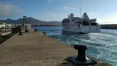 Imagen del puerto de Playa Blanca.