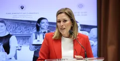 Astrid P&eacute;rez en su intervenci&oacute;n en  la jornada &ldquo;Las que cuidan, las que atienden, las que limpian. Mujeres en el sector servicios en Canarias&rdquo;.
