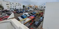 Los bomberos tuvieron que bloquear la calle para poder actuar