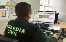 Uno de los agentes que se encarga de vigilar los delitos inform&aacute;ticos.