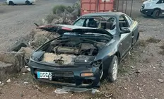 Veh&iacute;culo retirado de la v&iacute;a p&uacute;blica por el Ayuntamiento de T&iacute;as.