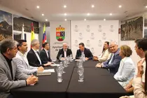 Reuni&oacute;n de &Oacute;scar Noda y Fernando Clavijo en la Casa del Camello.
