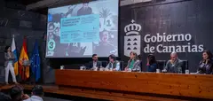 Imagen de las jornadas con algunos de los participantes.