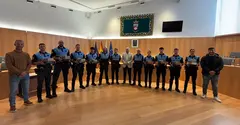 Jos&eacute; Juan Cruz junto a los nuevos agentes de T&iacute;as.