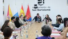 Isidro P&eacute;rez y Estefan&iacute;a Luzardo en su encuentro con el Consejo de Educaci&oacute;n.