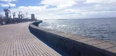 Imagen del paseo marítimo en la Punta del Camello.