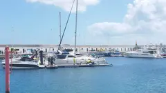 Personal de EMERLAN realizando las labores de reanimaci&oacute;n hasta la llegada de la ambulancia del SUC.