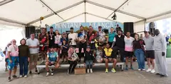 Imagen de los ganadores con los representantes del Gobierno de San Bartolom&eacute;