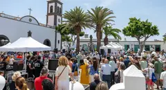 La plaza de Las Palmas totalmente llena en el Mercado Tradicional