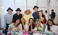 La alcaldesa comparti&oacute; un d&iacute;a de canariedad con la gente m&aacute;s joven