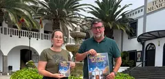 Isidro P&eacute;rez y Estefan&iacute;a Luzardo presentando el cartel de las fiestas de G&uuml;ime