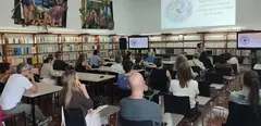 Eur&iacute;dice Caba&ntilde;es durante su exposici&oacute;n.
