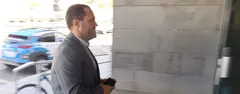 El alcalde de Arrecife entrando a declarar en los juzgados de la capital.